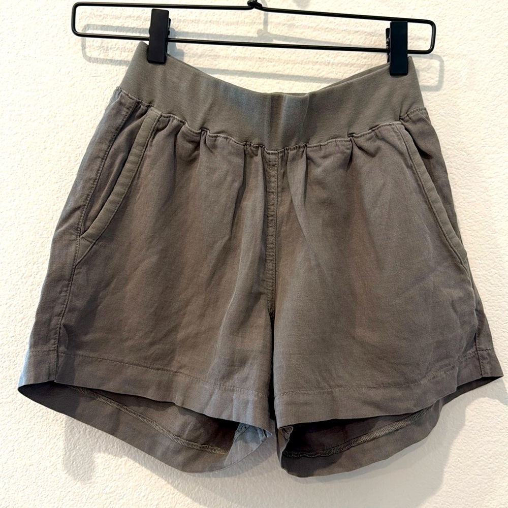 Faherty Linen Blend Arlie Shorts in‎ Surplus Green Size XS